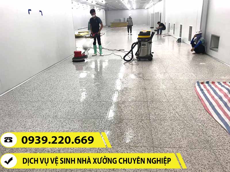 Liên hệ dịch vụ vệ sinh để đảm bảo hiệu quả làm sạch cao, tránh ảnh hưởng đến hoạt động sản xuất của đơn vị