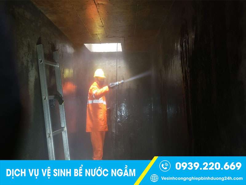 Thuê vệ sinh bể nước ngầm, súc rửa bồn chứa nước tại Thuận An giá rẻ