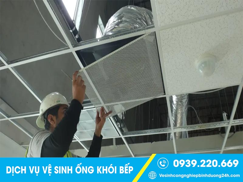 Vệ sinh ống gió bếp nhà hàng Tại Quận 12