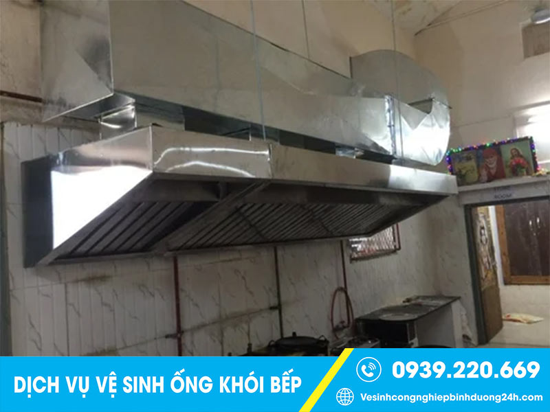 Ống khói bếp cần được vệ sinh, xử lý cáu cặn tích tụ