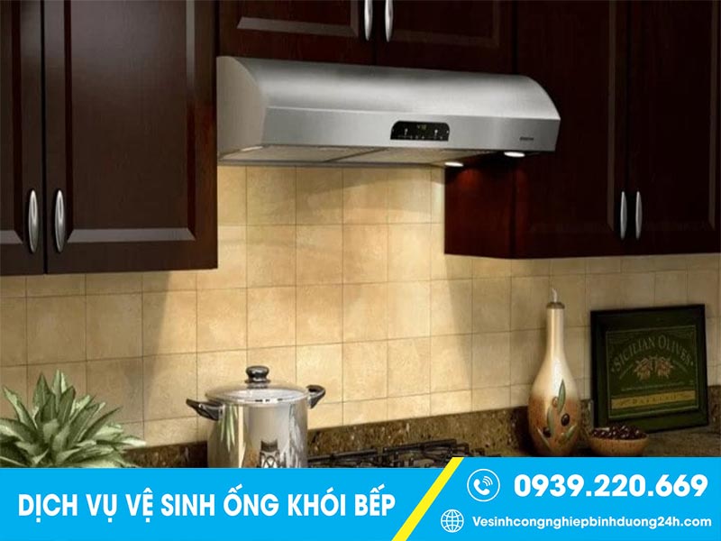 Ống khói bếp cần được vệ sinh cáu cặn, dầu mỡ tích tụ