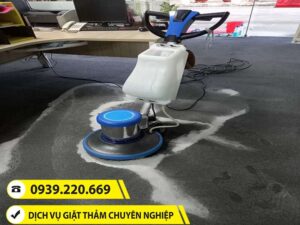 Sử dụng dịch vụ giặt thảm tiết kiệm thời gian, công sức và hiệu quả cao