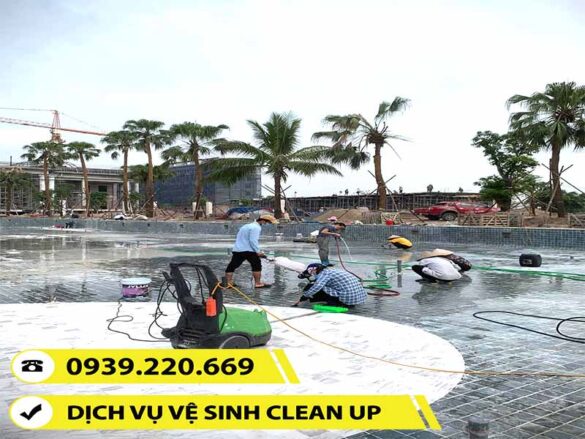 Nhân viên Clean Up sử dụng các loại máy móc, thiết bị để vệ sinh sàn