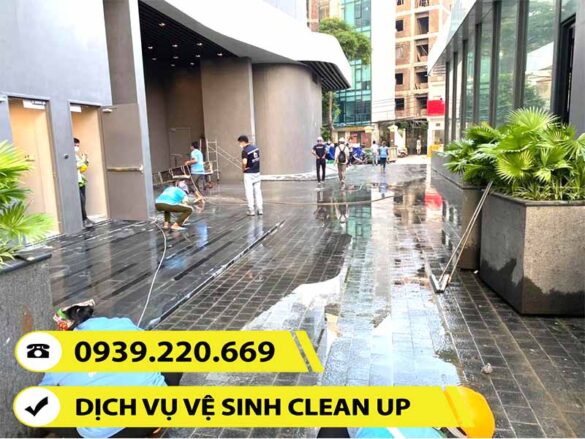 Nhân viên Clean Up vệ sinh, làm sạch sàn công trình
