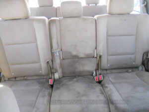 Ghế nỉ xe hơi cần được vệ sinh định kỳ để bảo vệ sức khỏe
