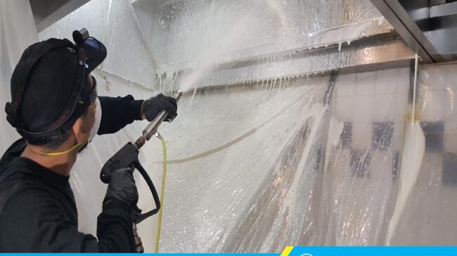 100% khách hàng đều ưng ý chất lượng dịch vụ làm sạch ống khói bếp của Clean Up