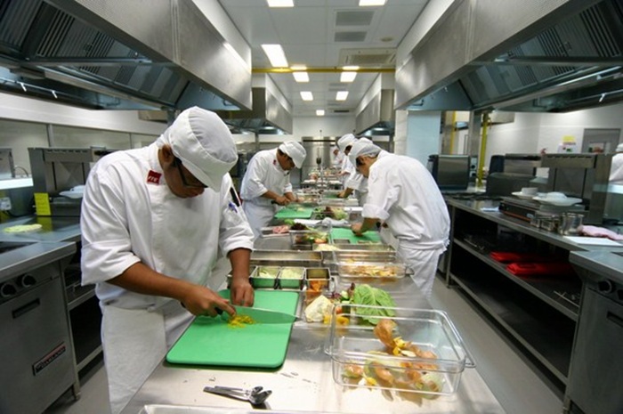 Dịch vụ vệ sinh nhà hàng ở Bình Dương