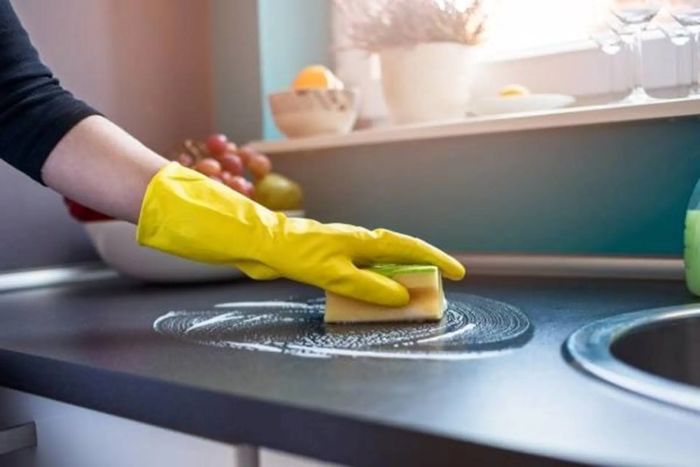 Cách làm sạch dầu mỡ trong bếp